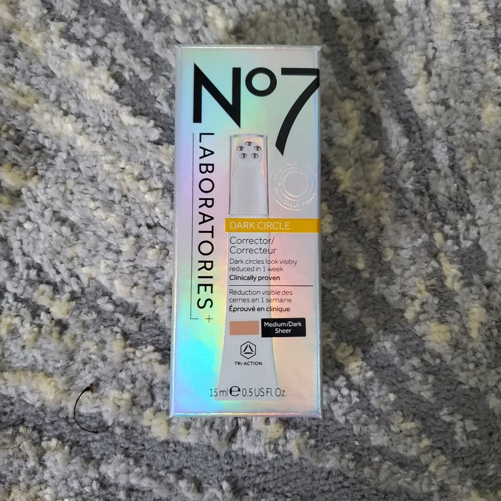 NWT Dark Circle Corrector